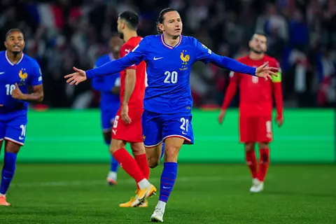 عاد بعد 6 سنوات.. فلوريان توفان يسجل رقمًا تاريخيًا مع منتخب فرنسا بهدف رائع (فيديو)